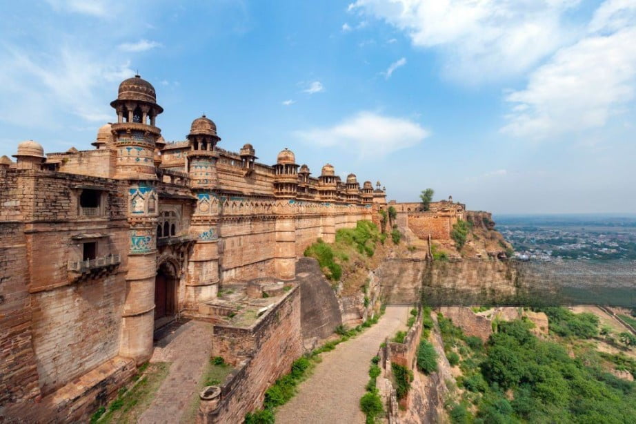 Gwalior Fort, Gwalior Madhya Pradesh, The Tomar Rajput ruler Man Singh Tomar built the modern-day fort.