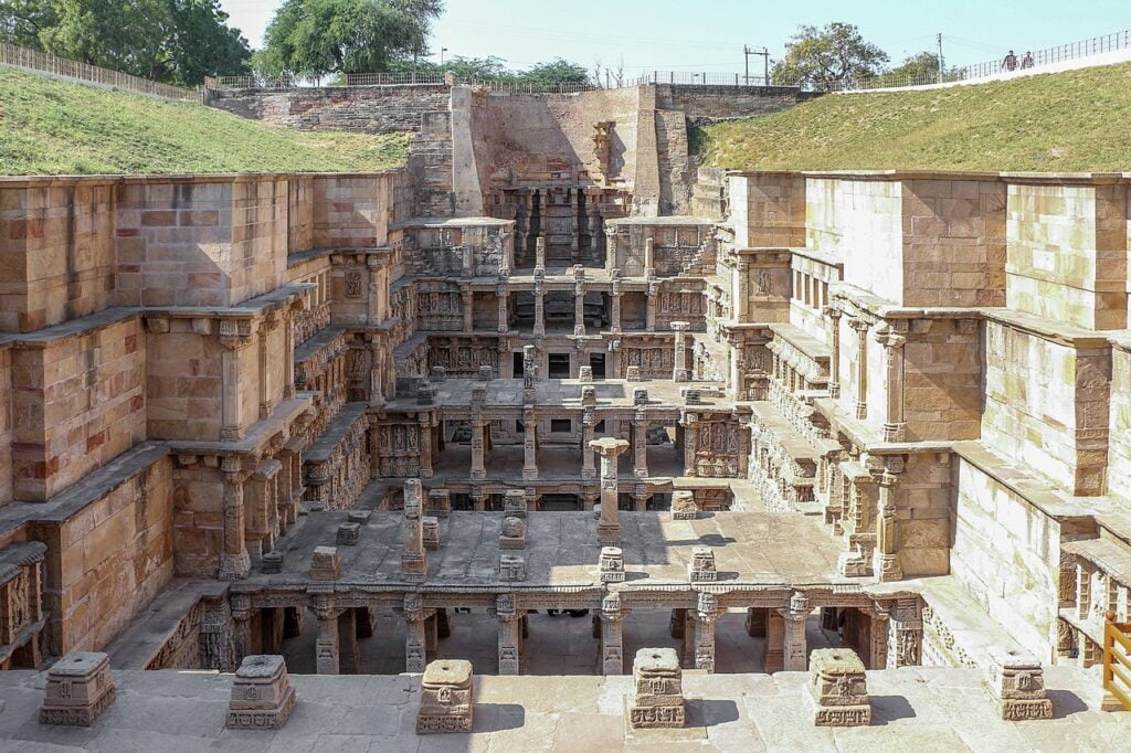 source: en.wikipedia.org Rani ki Vav (The Queen's stepwell) at Patan was built in the 11th century.