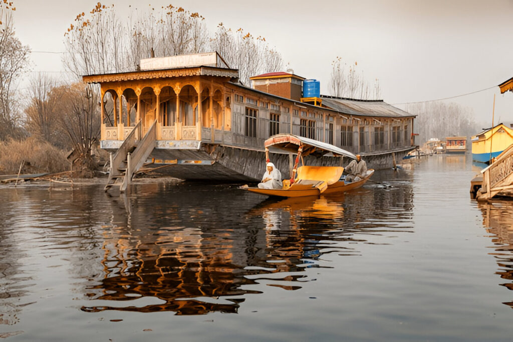 houseboats and Shikaras